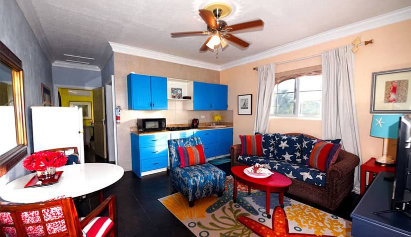 Beachfront Kings with Kitchen