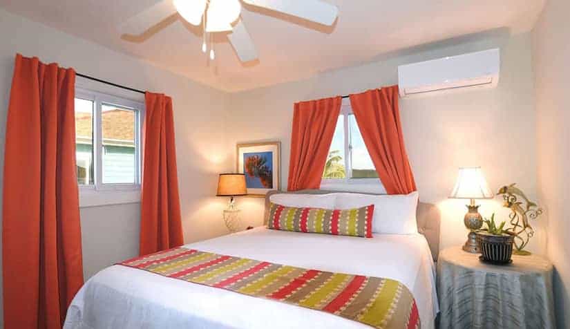 Turtle House bedroom 